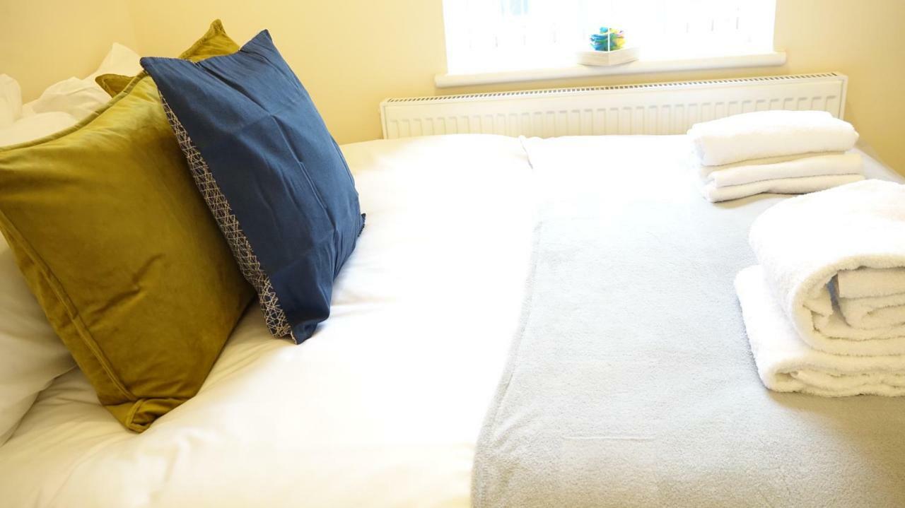 Heathrow Ensuite Rooms- Auto Check In London Bagian luar foto