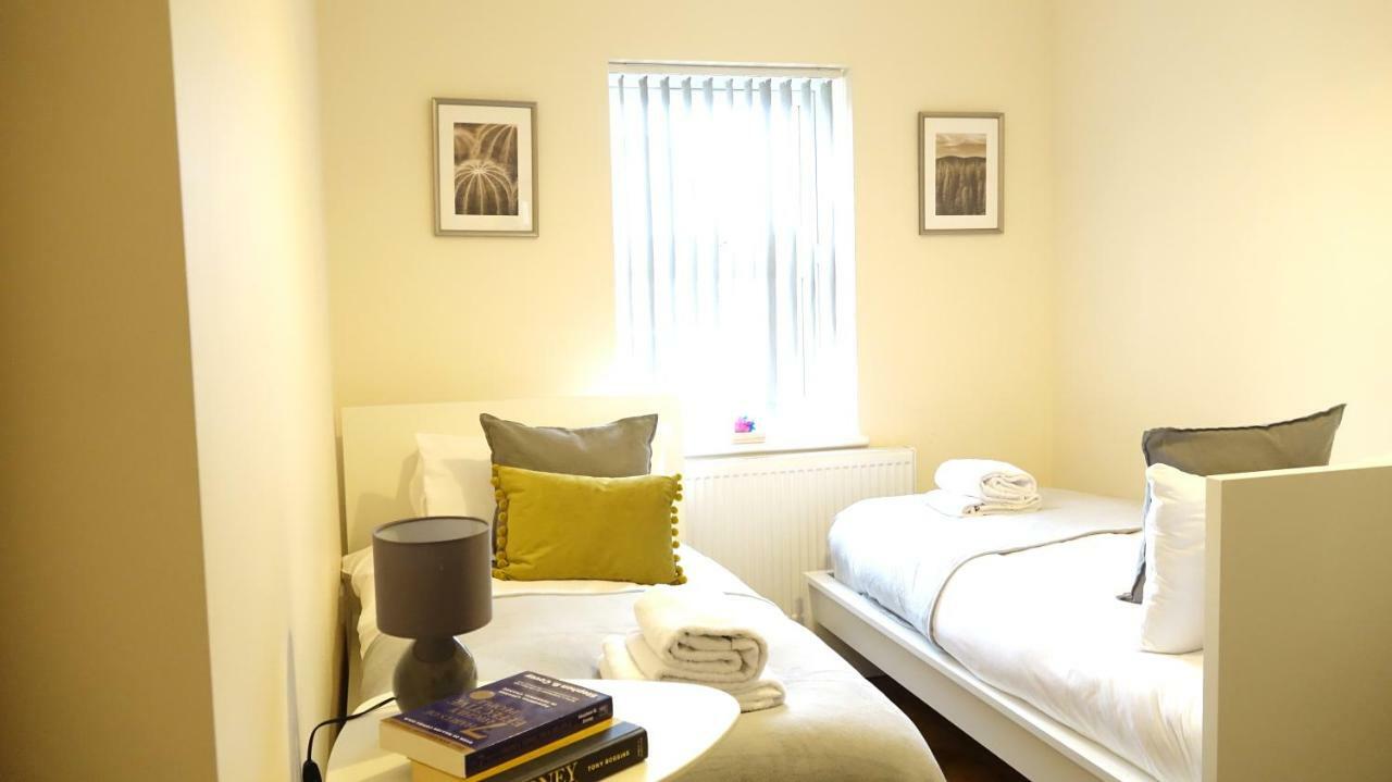 Heathrow Ensuite Rooms- Auto Check In London Bagian luar foto