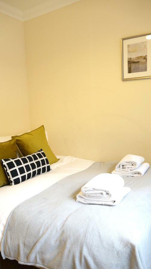 Heathrow Ensuite Rooms- Auto Check In London Bagian luar foto